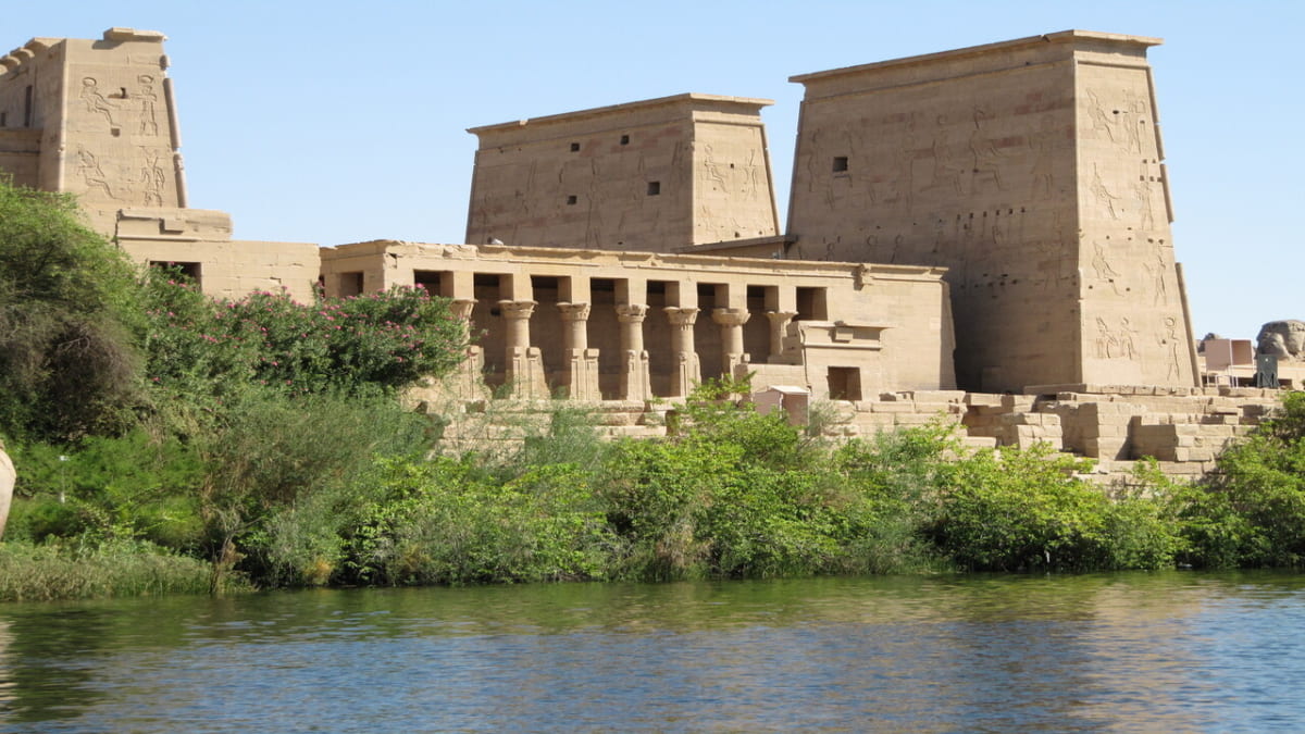 ナイル川に祝福された繁栄した貿易の土地：12の推奨観光スポットのアスワン！