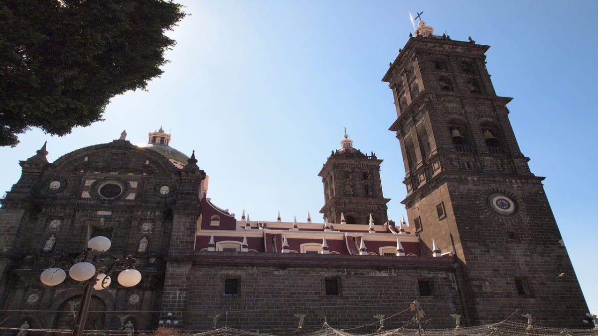 6メキシコのプエブラでの推奨観光スポット：グルメ料理と陶器の街