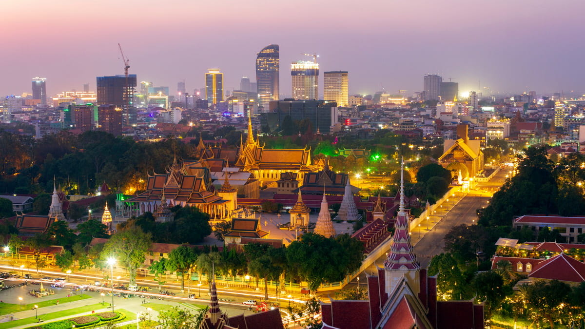 23カンボジアの歴史的な首都であるプノンペンの観光名所をお勧めします！