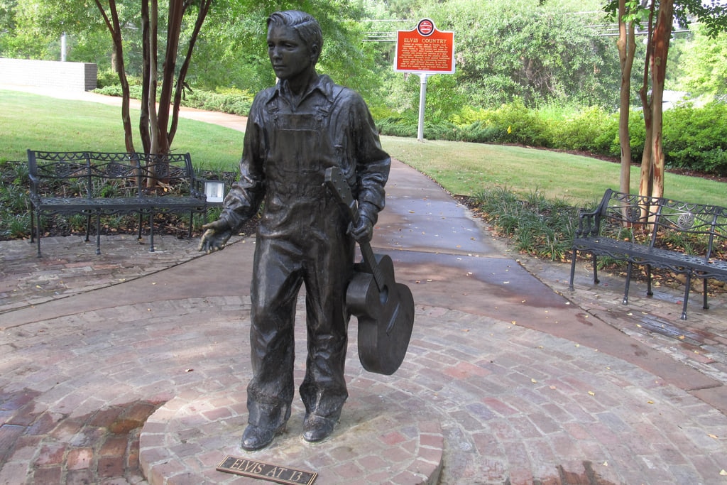 Tupelo：伝説のエルビス・プレスリーの出生地への旅行