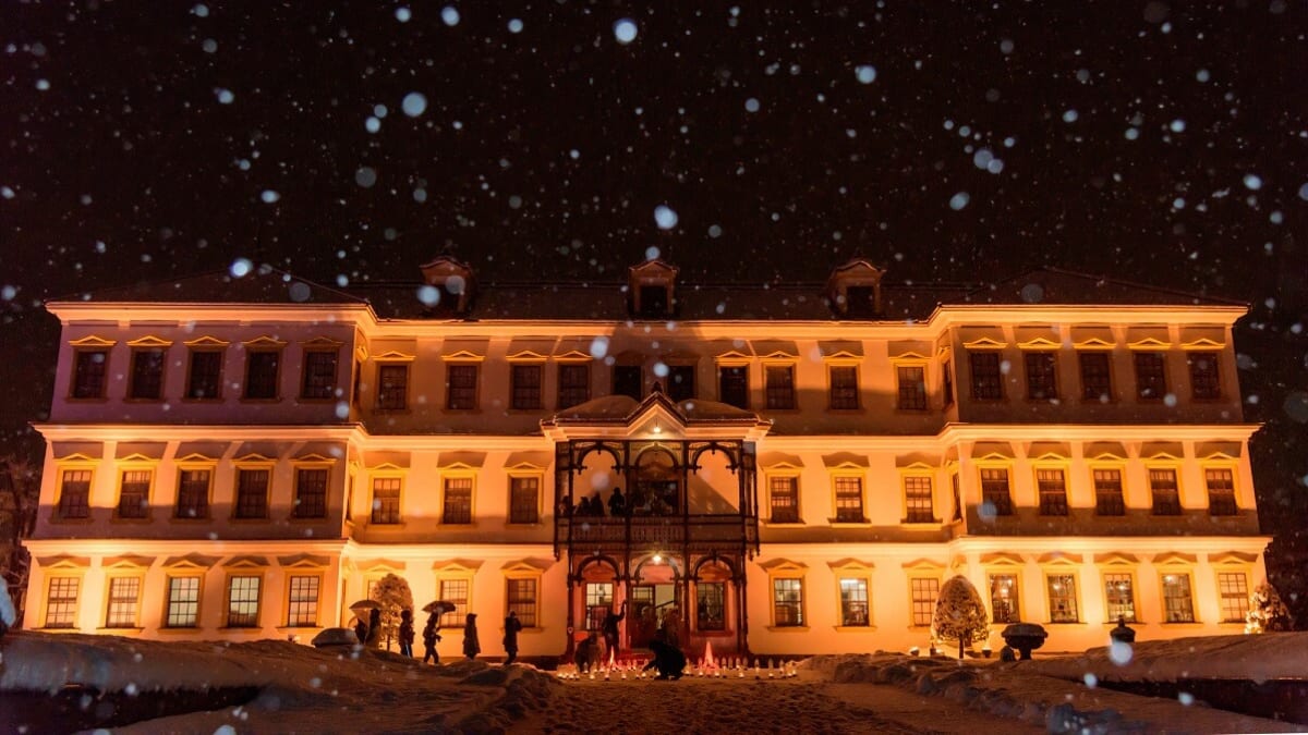 6アキタのコサカの町にある必見の観光スポットを参照してください！日本の融合のスタイリッシュな世界に足を踏み入れます