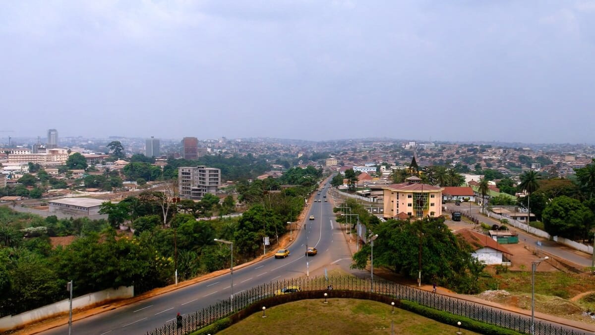 街での自然と都市のブレンド。カメルーンの首都ヤウンドの6つの観光スポット