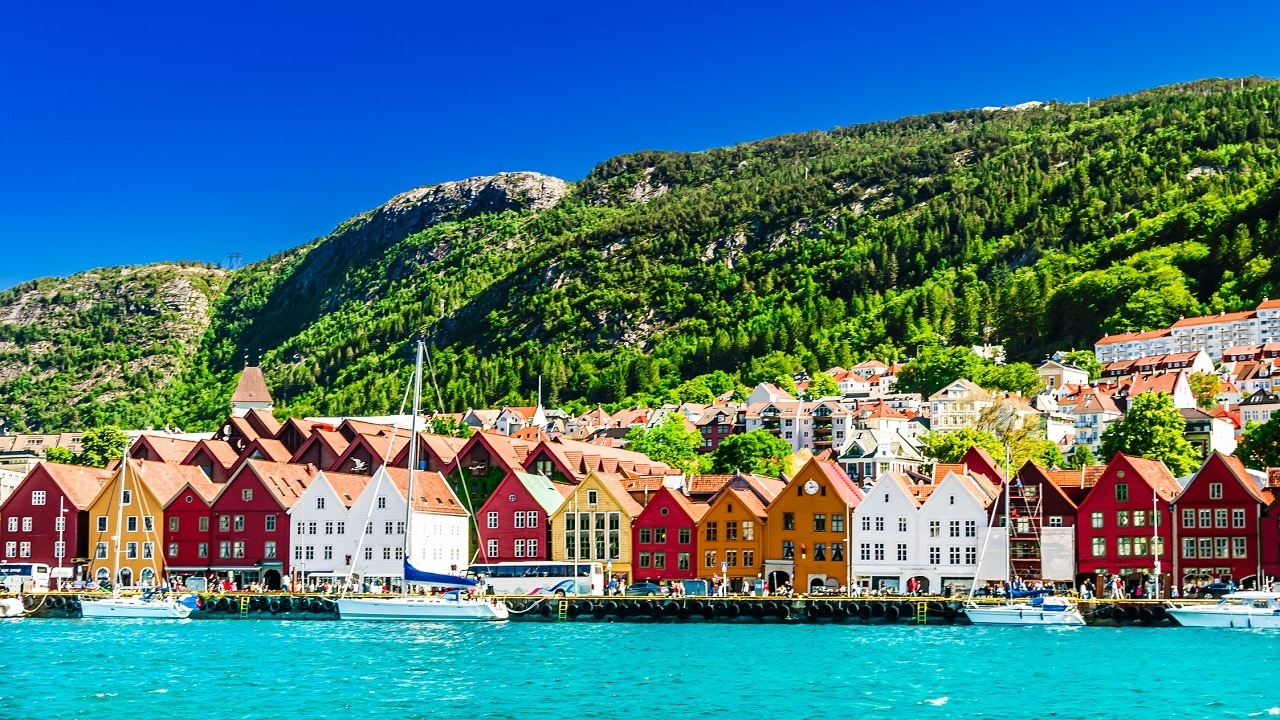 ノルウェーの愛らしいカラフルな通りをお楽しみください！世界遺産のサイト、ブリガンの紹介