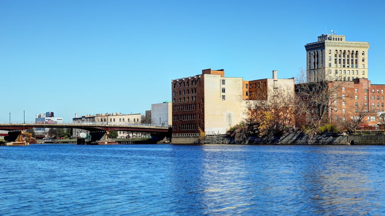 SAGINAW：訪問者にとってその場所を驚くべきものにする文化的と自然な遺産の両方の都市