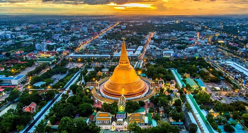 タイを訪れるときはどこに行けばいいですか？そのトップの目的地を発見し、必見のアトラクションをご覧ください！