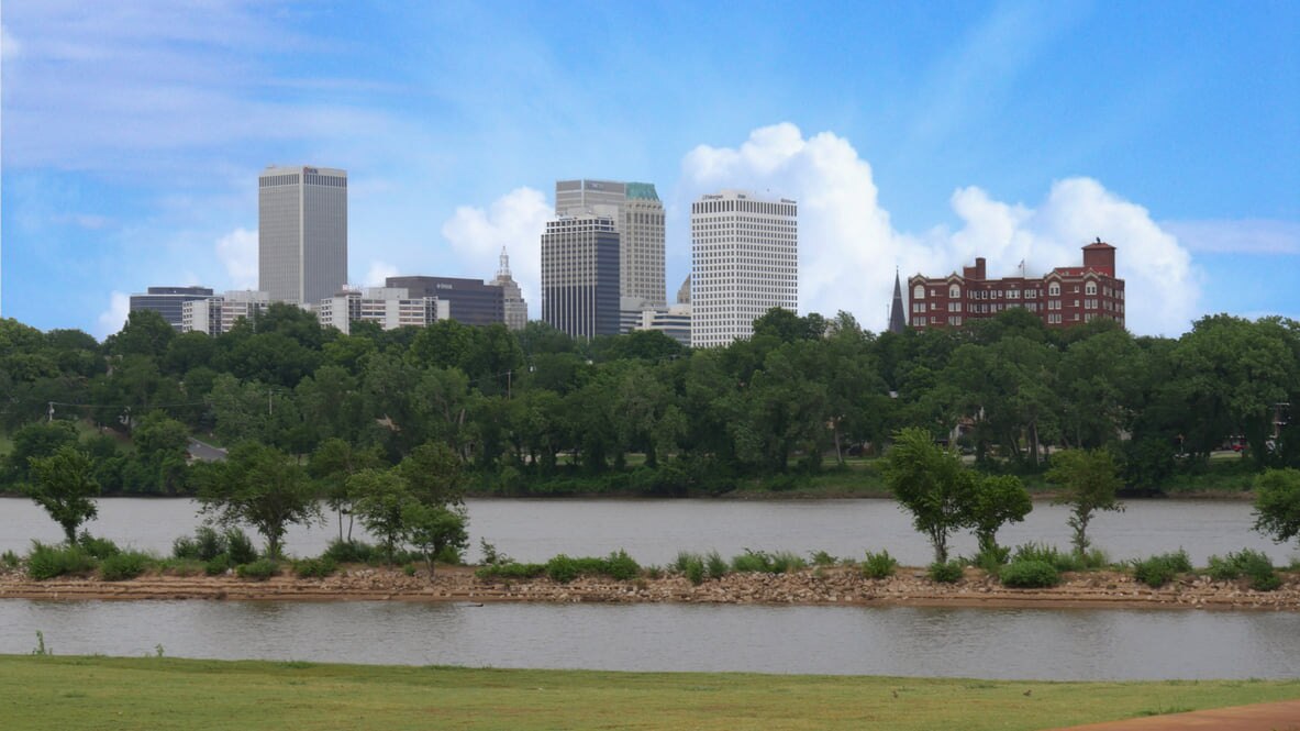 タルサ：世界の石油首都として自己請求された快適さとコスモポリタンなスタイルの豊かな天国