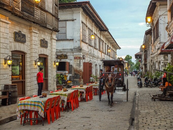 フィリピンに残っているスペインの植民地時代からの通り！世界遺産のサイト「Vigan Historical City」
