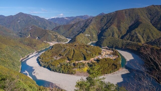 和山県：5つの強力なパワースポット巡礼地を紹介するパワースポット愛好家にとって望ましい目的地