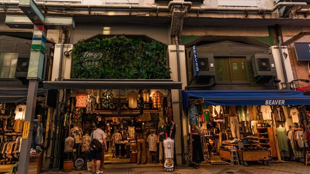 活気のあるオカチマチ：10の必見の観光スポットの要約