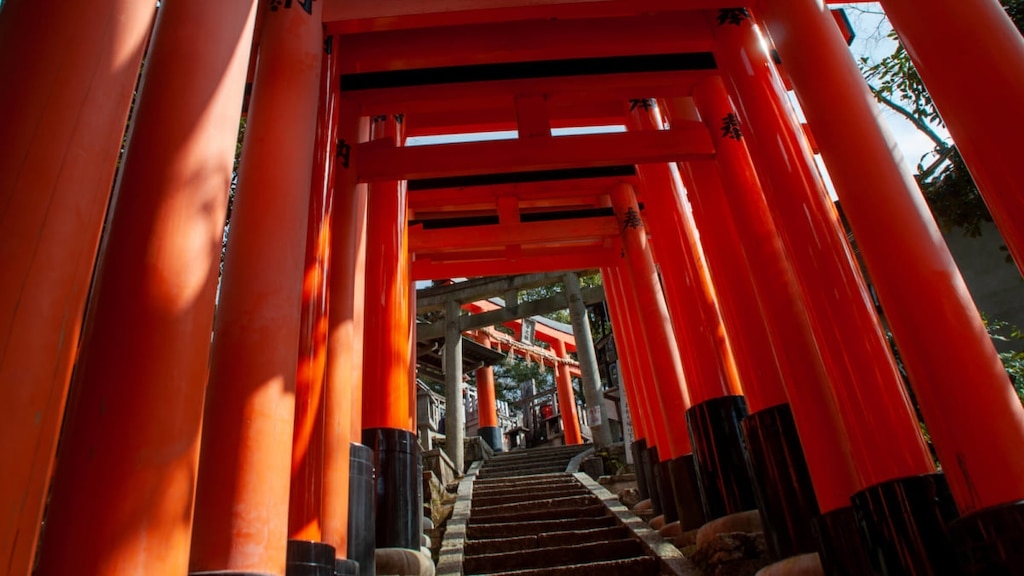 Fushimi Inari Shrine：訪問ルートと推定時間を推奨します