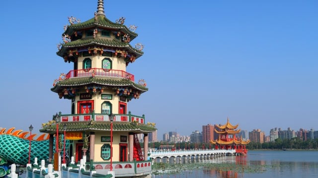 台湾の歴史的なパワースポット「ロータスポンド」の必見のアトラクションを紹介する