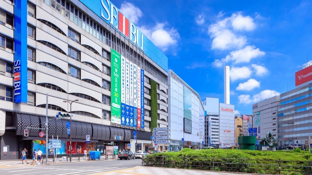 14は、Ikebukuroの人気のある観光スポットを推奨しています