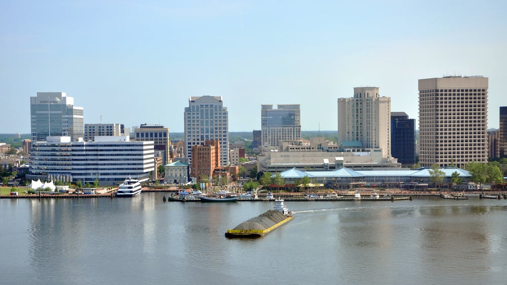 ノーフォーク：世界で最高の海軍基地の本拠地