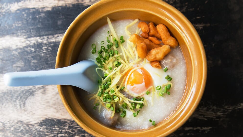 シロムの4つの朝食スポット：クラシックタイの家の料理と人気のあるコーヒーショップ