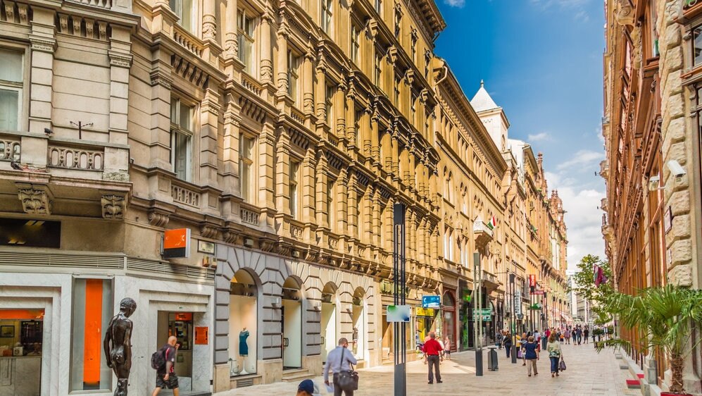 たぶんあなたは隠された宝石を見つけることができますか？ハンガリーのショッピングスポットのガイド