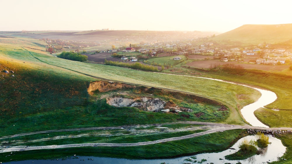モルドバ：観光のための歴史的および文化的な魅力が豊富な国