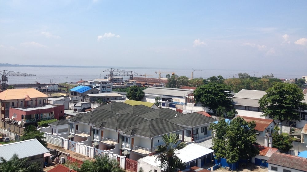 Kinshasa：自然、歴史的、冒険的で最大の首都コンゴ博士