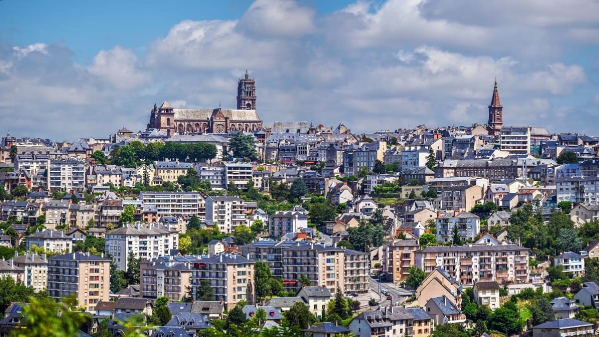 トップ4の必見のアトラクションは、フランスのロジェス