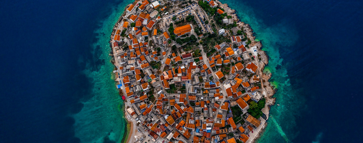 クロアチアに関する一般情報ガイド（島、人口、文化、歴史、観光、政治、経済、食料など）