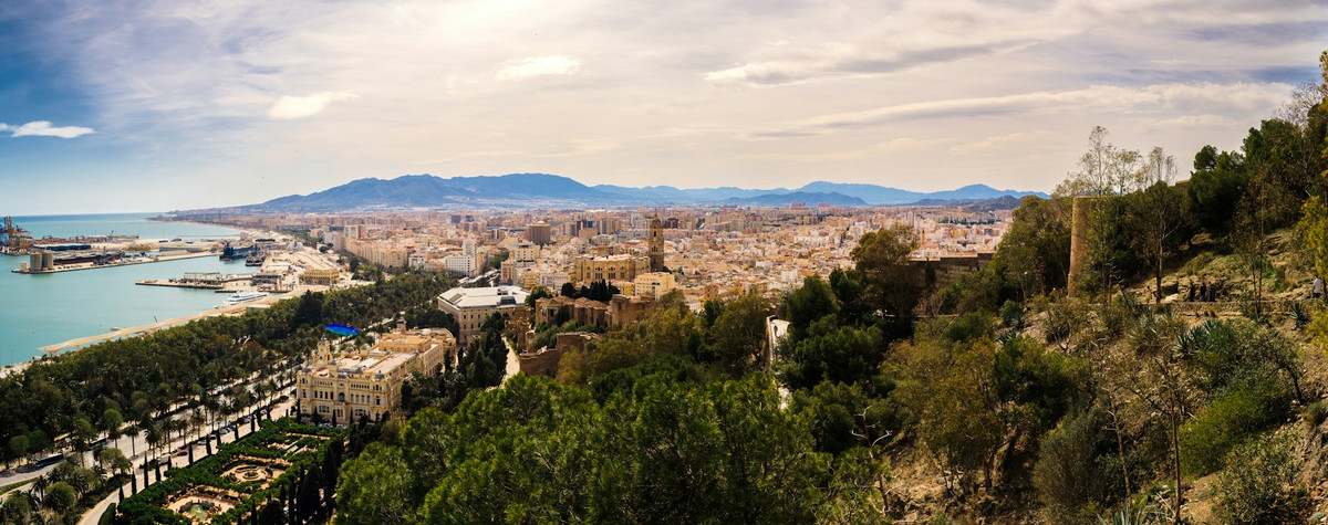 マラガデジタル遊牧民ガイド（ビザ、宿泊施設、最高の近所、生活費、アトラクション、コワーキングスペースなど）