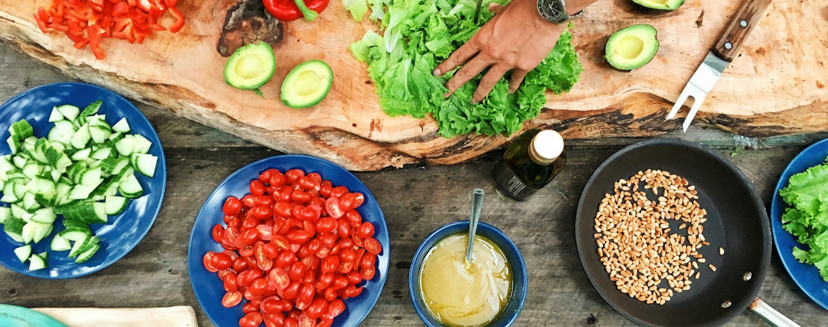 簡単な旅行料理のための簡単なデジタル遊牧民に優しい食事とレシピ