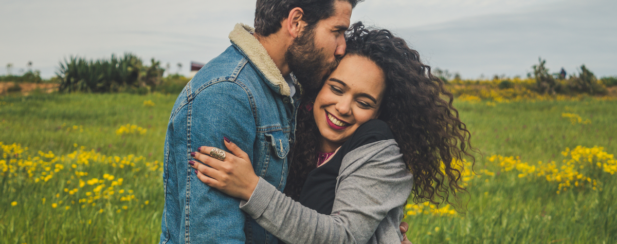 デジタル遊牧民のカップルとして世界を旅行する方法