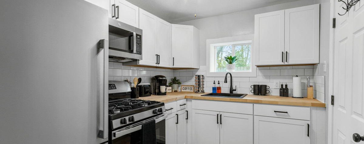 新しいNYC Airbnbの弾圧：ゲスト、ホスト、および短期レンタル市場への影響