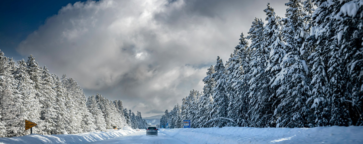 33本質的な冬の旅行のヒント（運転または飛行するかどうか）