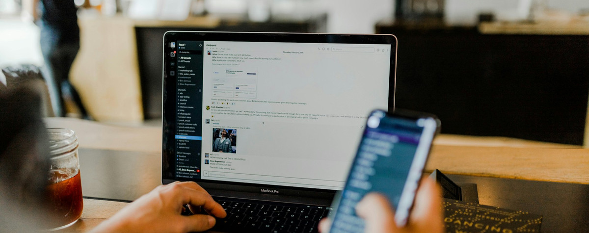 非同期コミュニケーションの習得：リモートワーカーのためのガイド
