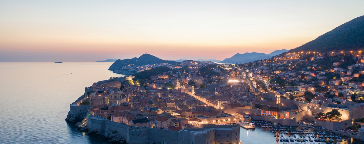 クロアチアでの生活費：2025外国人と旅行者向けガイド