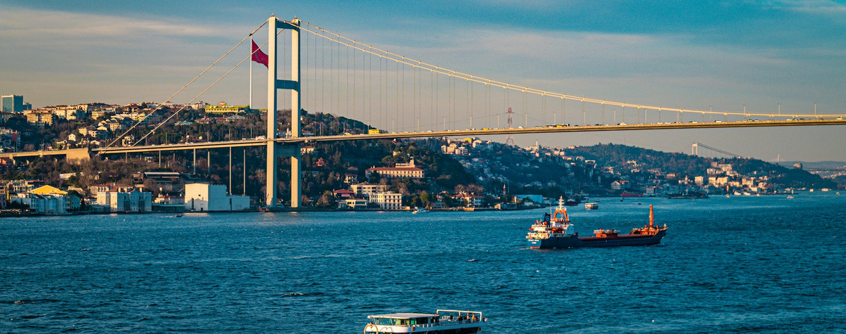 トルコは国際的なオンラインショッピングに新しい税金を課しています：それが外国人やデジタル遊牧民にどのように影響するか