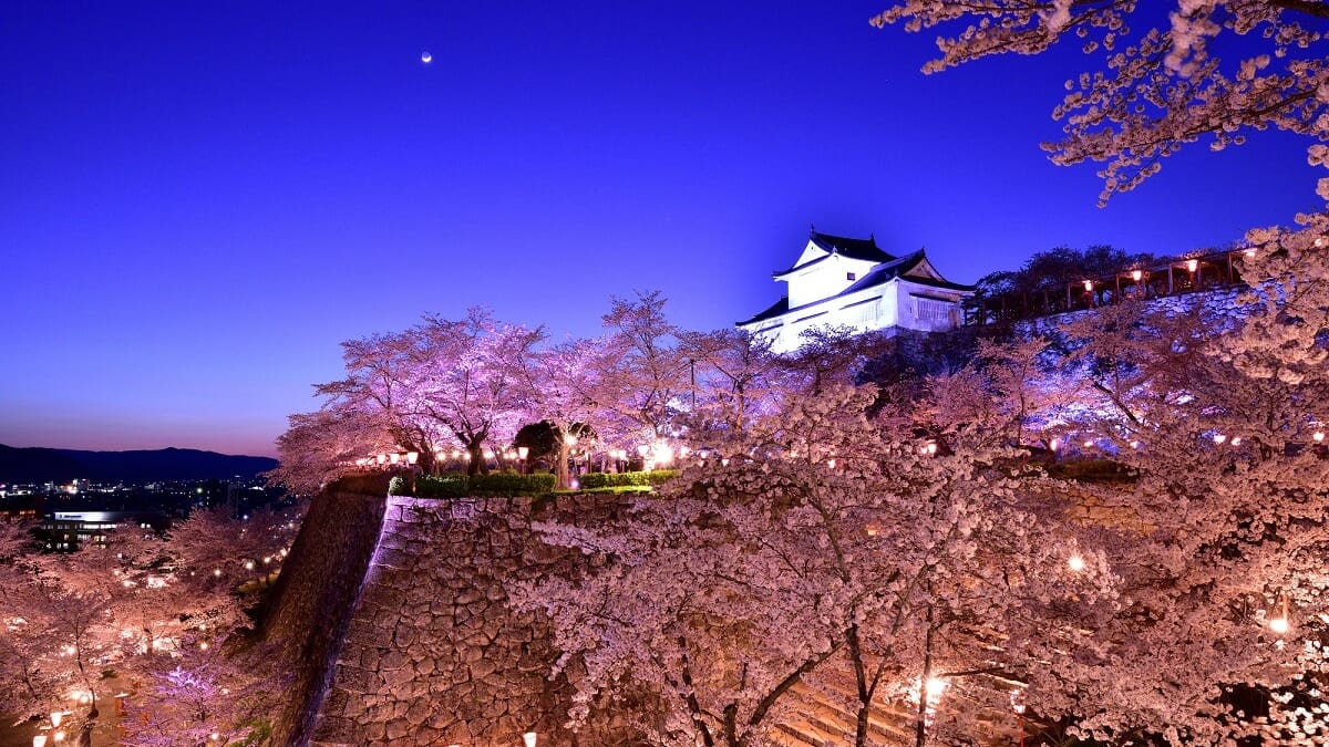 岡山県のつまずい都市：その性質と歴史を誇りに思っています！ 6推奨観光スポット