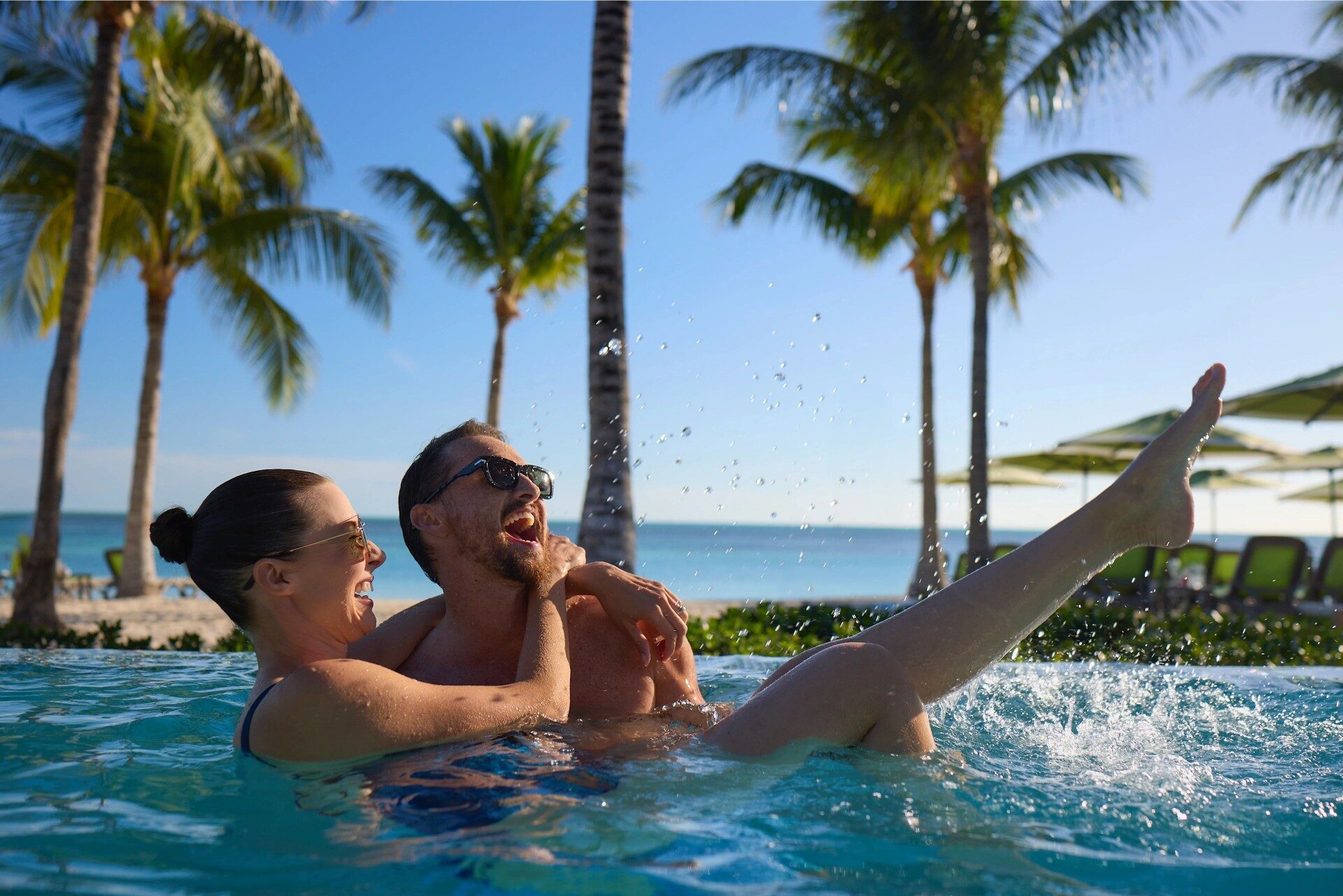 カップルのために11月に訪れるのに最適な16の場所