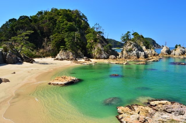 岩木県のウラドーム地域にある4つの必見のスポットの紹介
