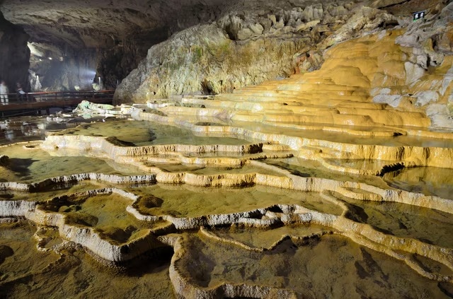 鉱山都市のakiyoshidai：時代に形作られた神秘的な空間！ 4つの地上と地下の観光スポット