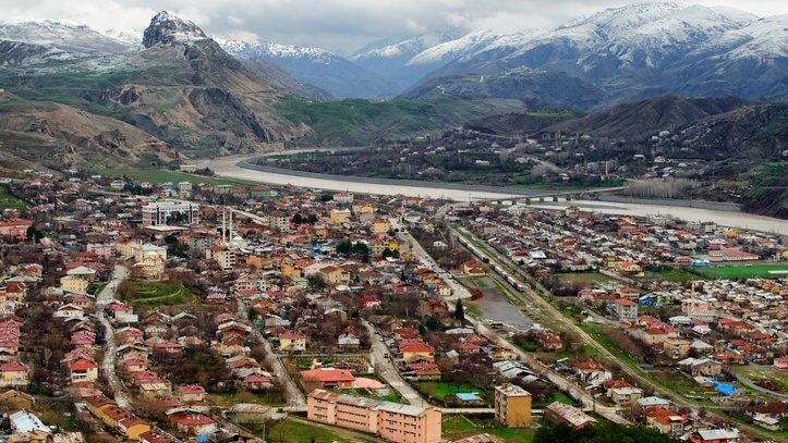 ハイランドで静かに繁栄する歴史的な都市：5エラジの推奨観光スポット