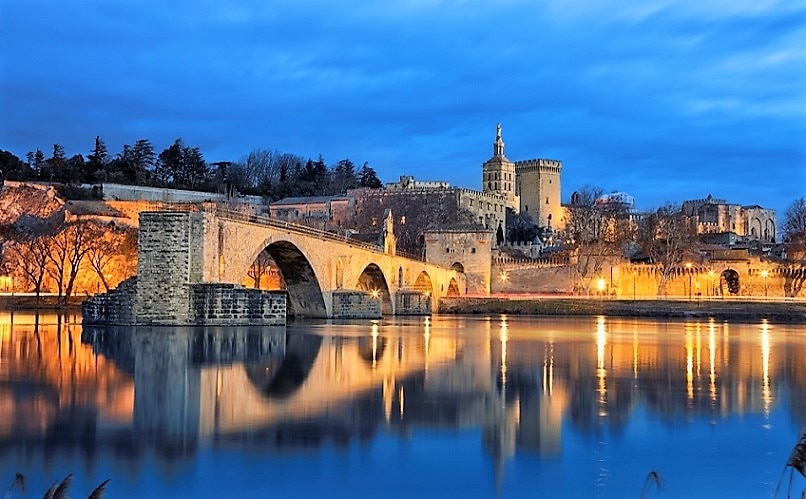 【世界遺産サイトAvignonの歴史的中心地は何ですか？プロヴァンスの中心！