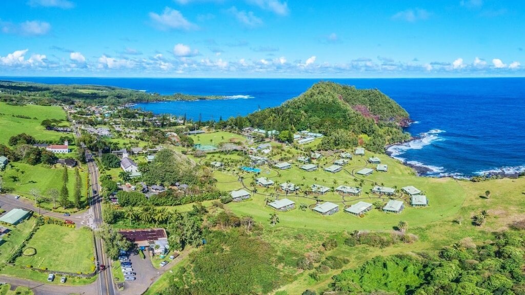 息をのむようなマウイ！沿岸のハナ高速道路に沿って、4つの風光明媚なスポットを必要としています