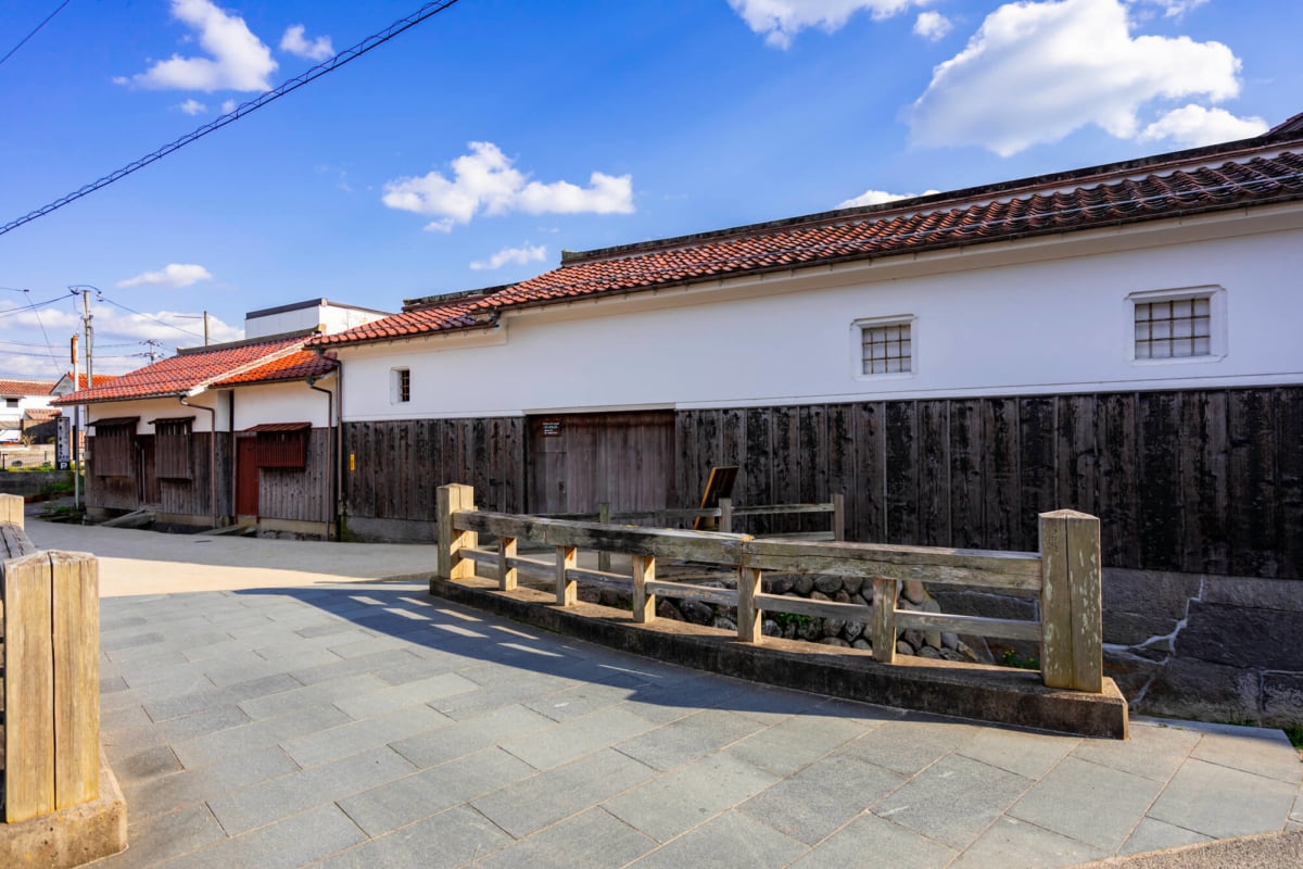 Kurayoshi Cityの7つの観光スポットをお勧めします!白い壁の倉庫と魅惑的な放棄された鉄道線を散歩します