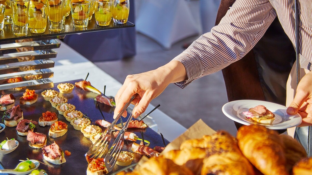 「オタルでの朝のごちそう！トップ5の推奨朝食ビュッフェ」