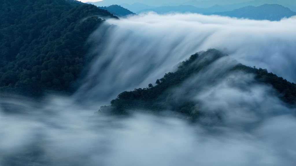 Shiori Passの観光情報「幻想的なスペクタクル「Taki-Gumo」（滝の雲）は何ですか？