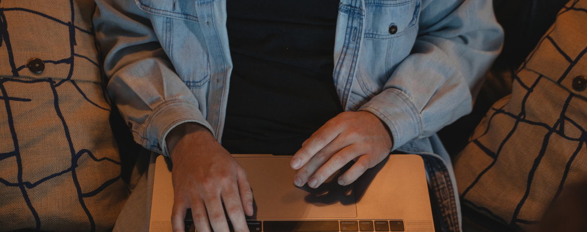 リスクのないリモートワーク：デジタル遊牧民のセキュリティのヒント