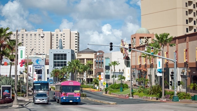 グアム国際空港からシャトルバスの使用方法を紹介してください！