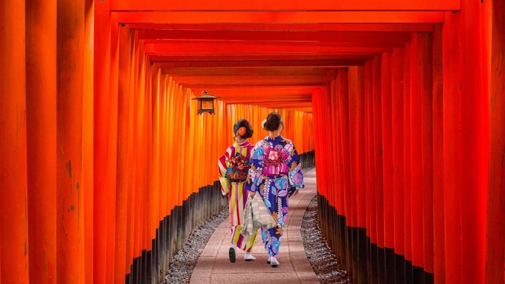 【京都fushimi inari taishaとは？ Senbon Toriiの完全なガイドとハイライト
