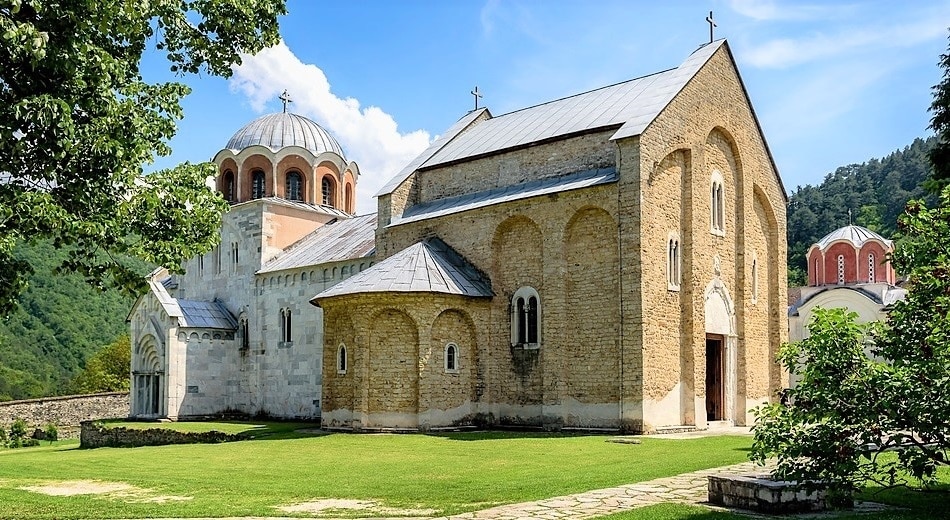セルビアの世界遺産！魅惑的な古代の遺跡と中世の建築を通る旅