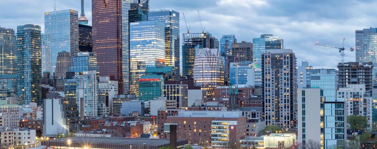 トロントの建設前のコンドミュー州が2025年にデジタル遊牧民の遠隔ライフスタイルに適合する理由