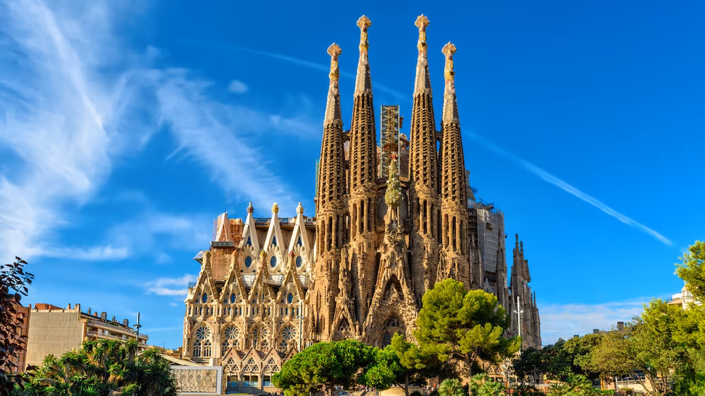 最後に完成しましたか？！世界を魅了し続ける「サグラダ・ファミリア」の完全なガイド
