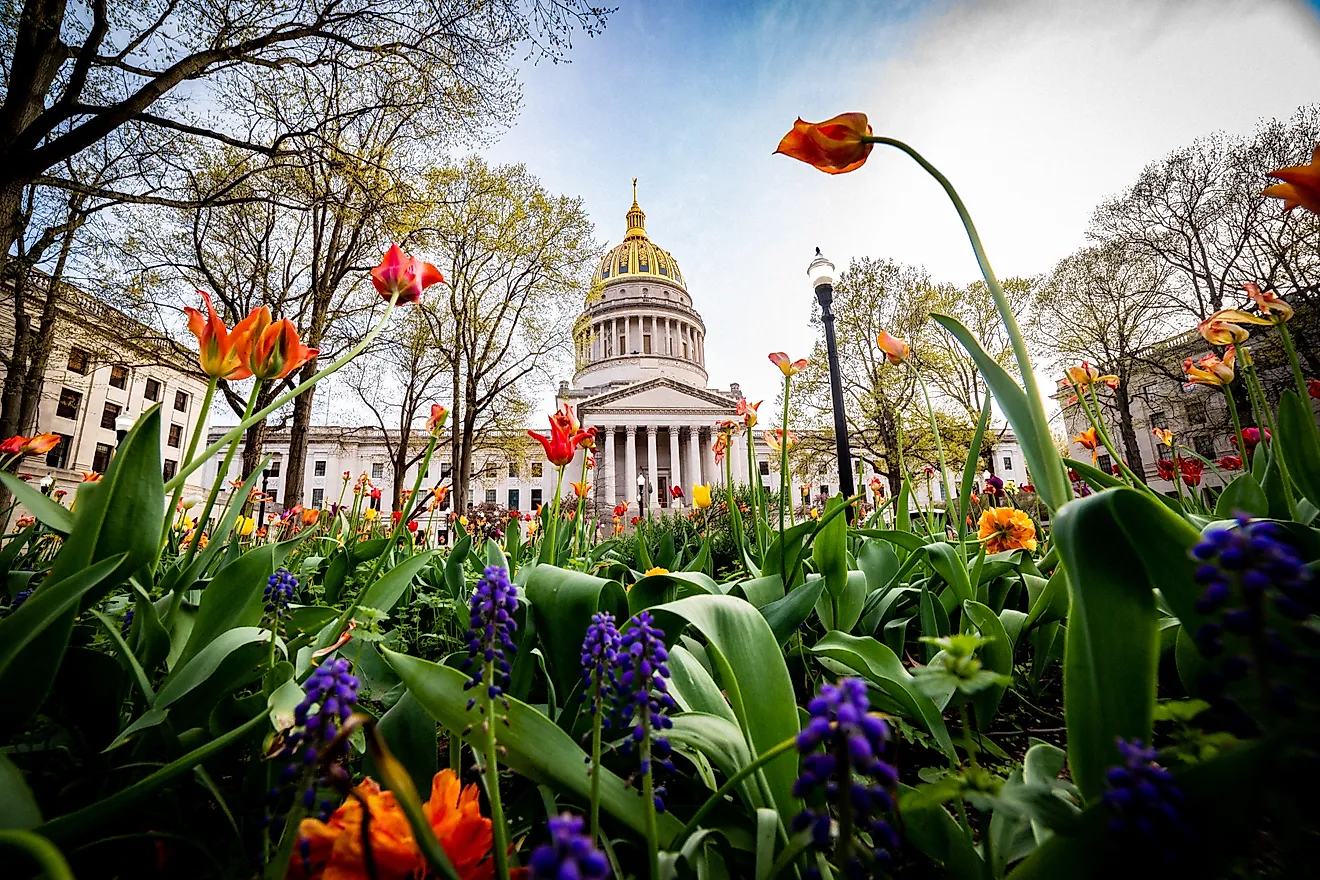 2025 年に高齢者にとって最も快適なウェストバージニア州の町 8