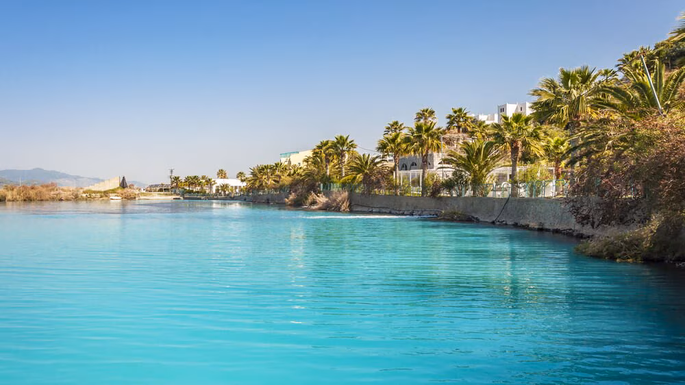 エーゲ海を見下ろす美しいダラマン！推奨される観光スポット