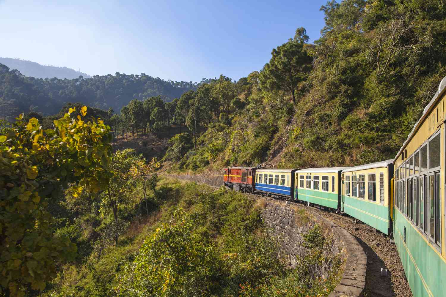 Kalka Shimla Railway：Toy Train Travel Guide